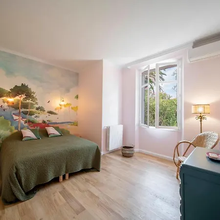 Clr - Stunning Renovated House With Pool To Rent Λε Κανέ