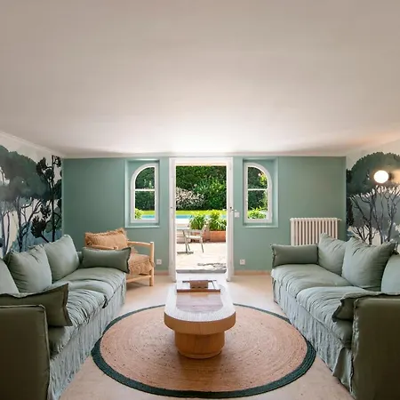 Clr - Stunning Renovated House With Pool To Rent * Λε Κανέ